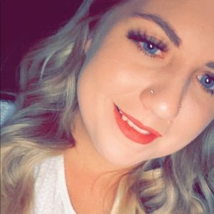 Meet your Posher, Manda